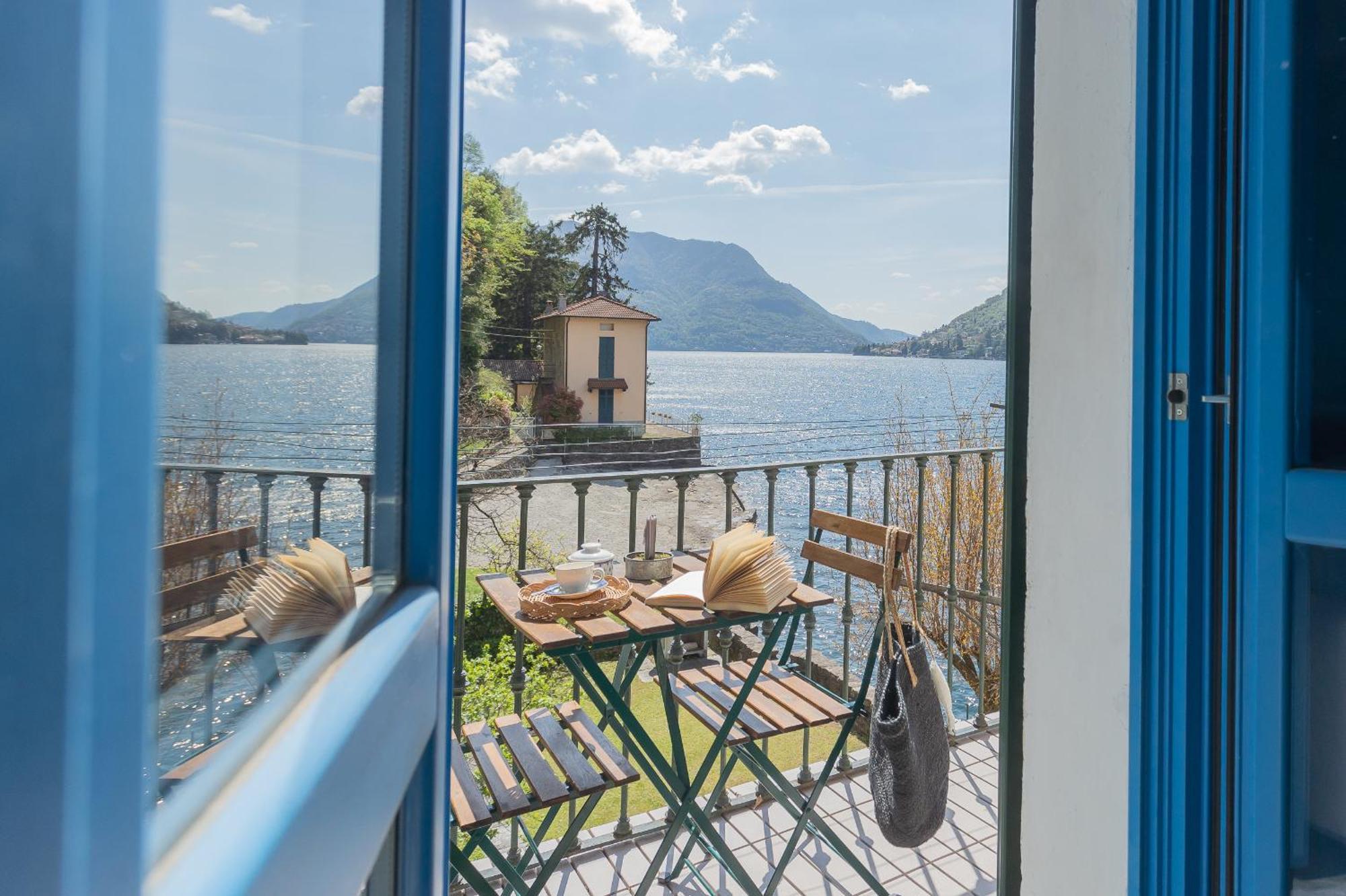Deriva Apartment On Careno'S Beach By Rent All Como Nesso Exteriör bild